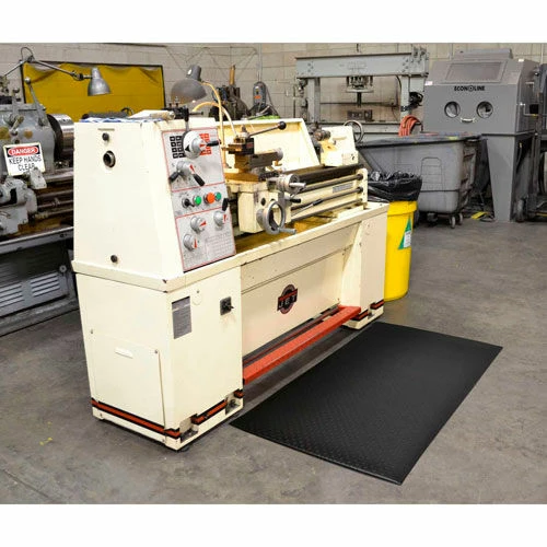 NoTrax® Bubble Sof-Tred Anti Fatigue Mat 1/2" Thick 2' x 6' Black - Image 2