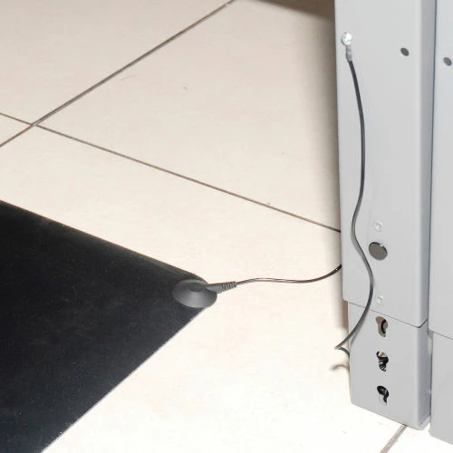 Wearwell® Electrically Conductive Smooth Mat 9/16" Thick 2' x 3' Black - Image 5