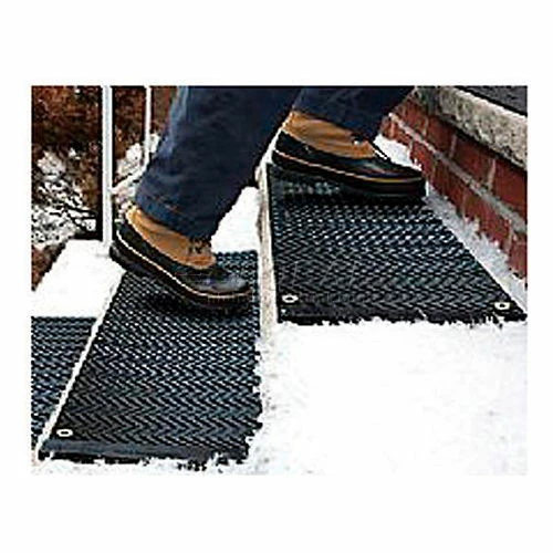 HeatTrak® Outdoor Snow & Ice Melting Heated Stair Mat 1/2" Thick 1' x 3' 120 Volt Black - Image 3