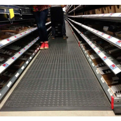 Wearwell® Rejuvenator Squared Center Tile 5/8" Thick 2' x 5' Black - Image 5