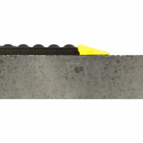 Wearwell® Rejuvenator Ramp Male 5/8" Thick 3.25' Yellow - Image 4