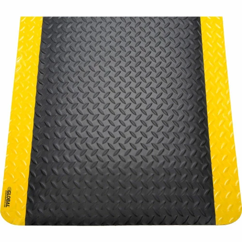 Global Industrial Diamond Plate Ergonomic Mat 15/16" Thick 3' x 12' Black/Yellow Border