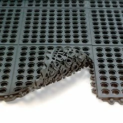 Wearwell® 24/Seven® CFR Rubber Anti Fatigue Drainage Mat 5/8" Thick 3' x 3' Black