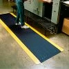 Wearwell® Diamond-Plate SpongeCote™ Mat 9/16" Thick 3' x 5' Black/Yellow Border