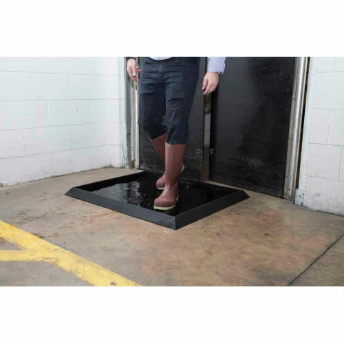 NoTrax® Sani-Trax® Plus Disinfectant Entrance Mat 2-1/2" Thick 2-5/8' x 3-1/4' Black