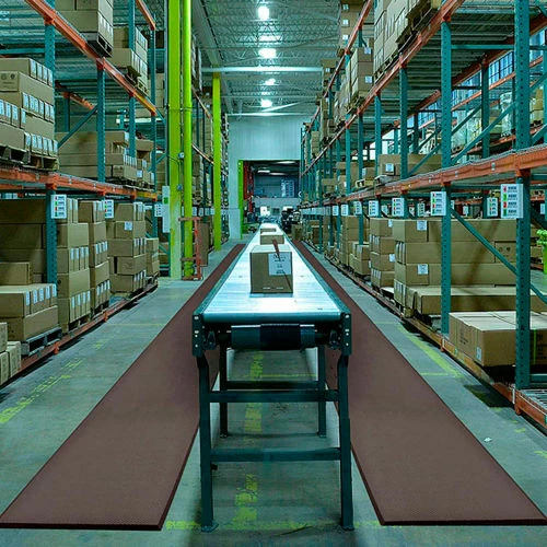 NoTrax® T17 Superfoam Anti Fatigue Mat 5/8" Thick 4' x Up to 75' Black - Image 2