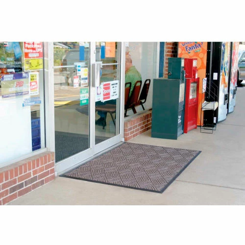 M+A Matting WaterHog® Diamondcord Entrance Mat 3/8" Thick 6' x 8.4' Brown